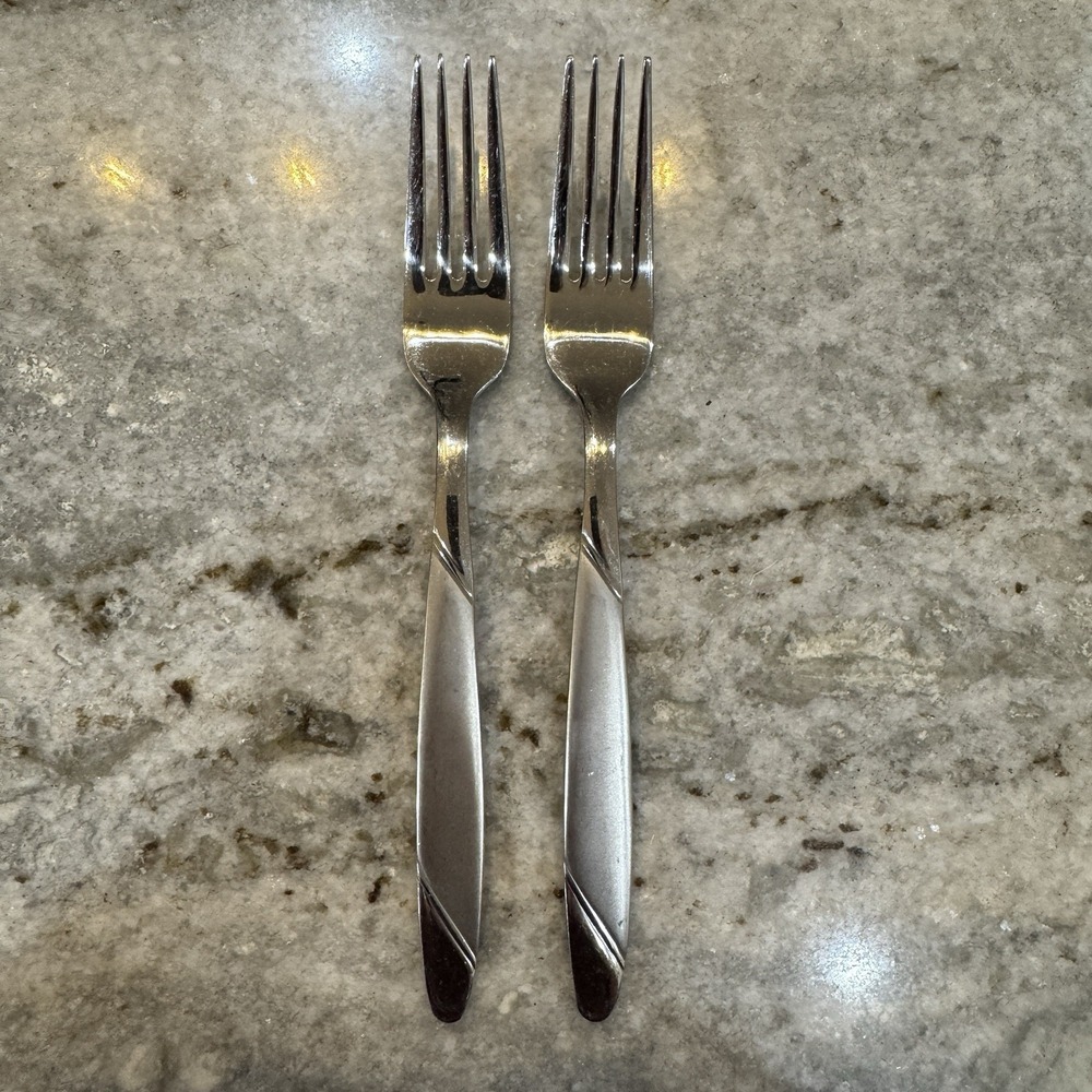 Oneida Risotto Dinner Forks Set Of 2 Stainless Steel 7-3/4"  Modern Flatware